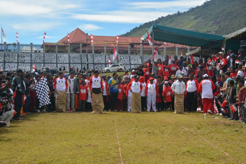 Puncak Jaya Bersemangat: Kirab Merah Putih dan Lomba Meriahkan HUT RI Ke-80