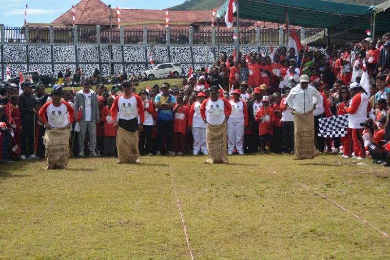 Puncak Jaya Semarakkan HUT RI ke-80: Dari Kirab Merah Putih hingga Lomba Tradisional
