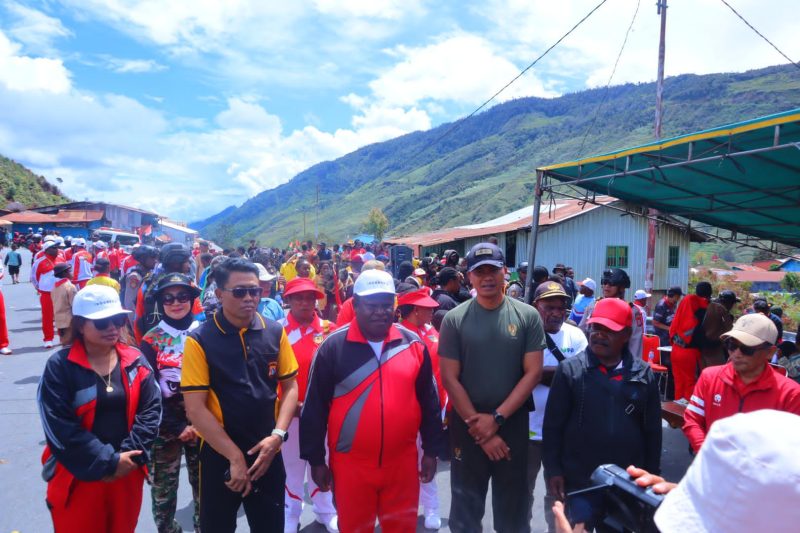 Semarak HUT RI ke-80: Puncak Jaya Bersatu dalam Gerak Jalan Merdeka